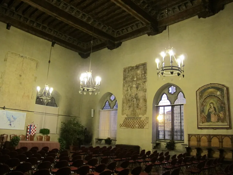 Palazzo comunale di pistoia, salone