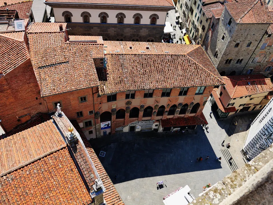 Pistoia Cattedrale di San Zenone Campanile Vista su la Piazza del Duomo