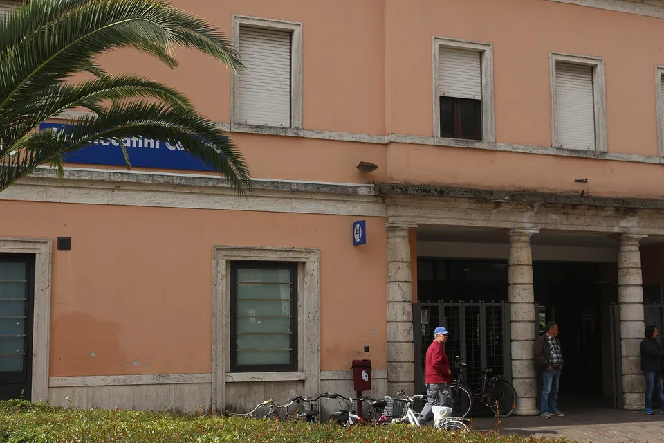 Stazione ferroviariai di Montecatini Centro, facciata su Piazza Antonio Gramsci (nord)